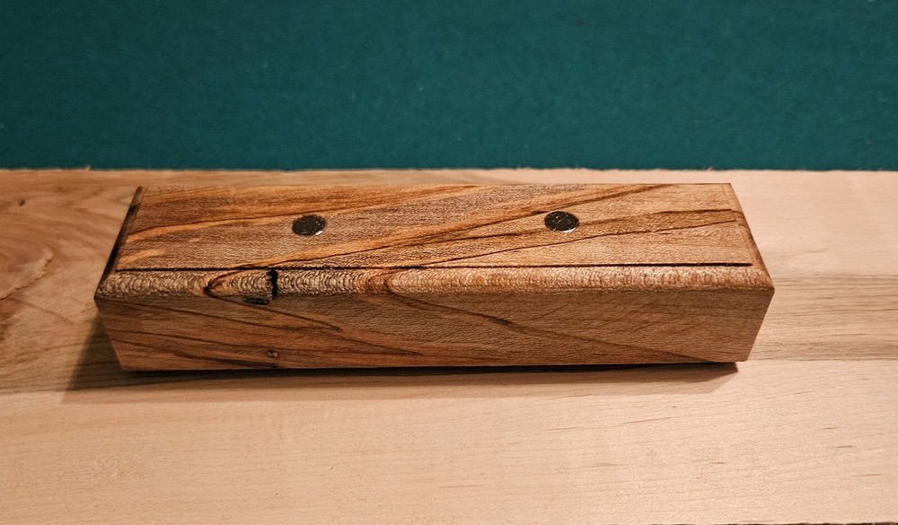 2 Knife display stands - Ambrosia Maple