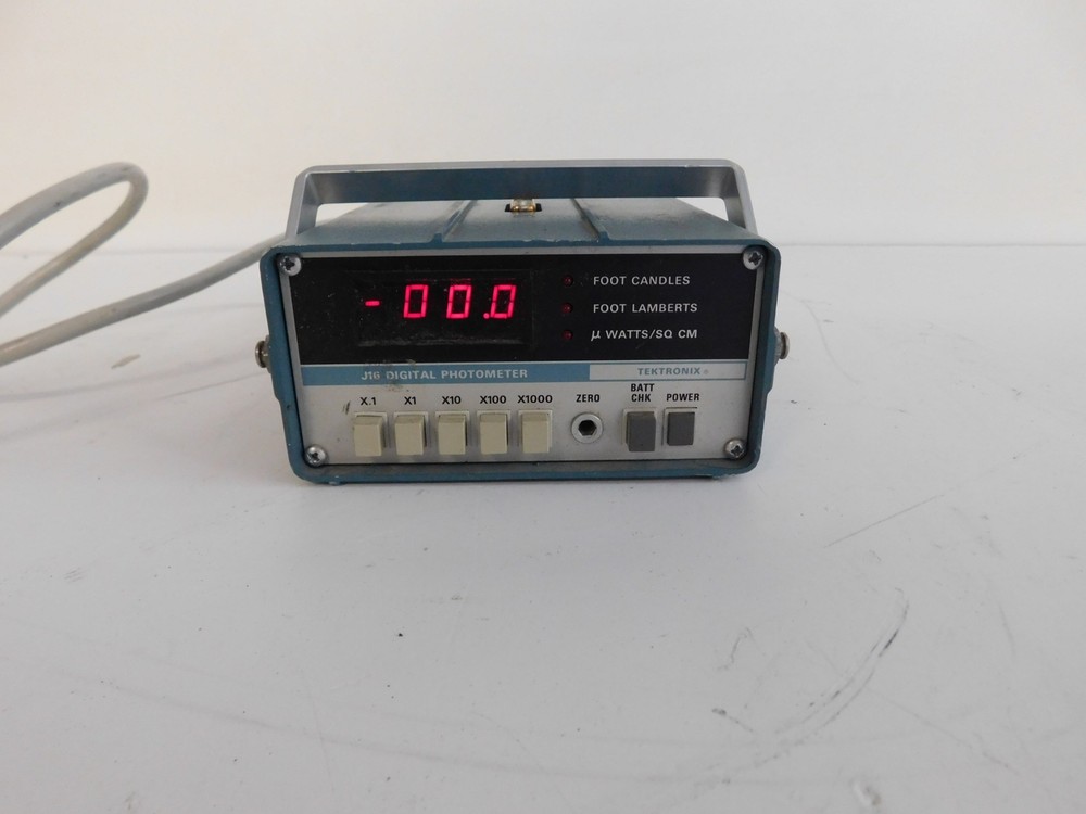 TEKTRONIX J16 DIGITAL PHOTOMETER (MLQ151)