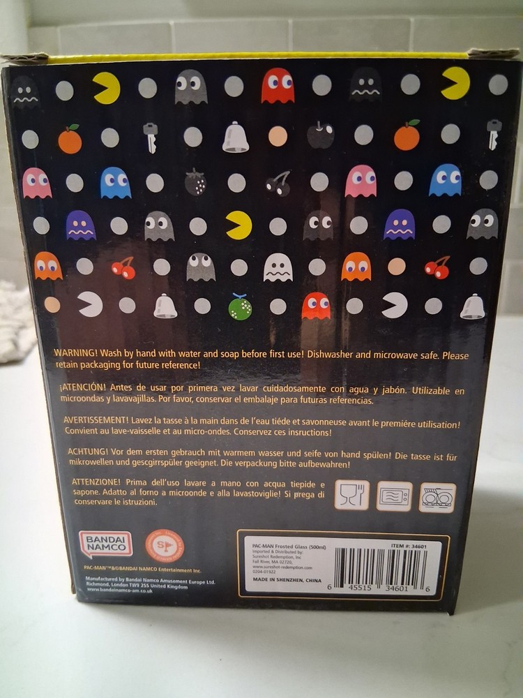 Pac-Man Stein Glass
