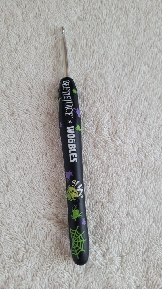 Preowned Beetlejuice  Wooble Ergonomic Crochet Hook