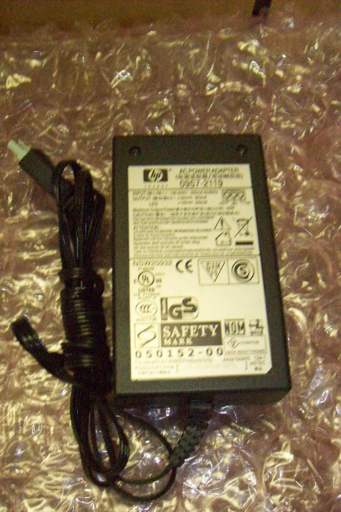 HP 0957-2119 Adapter