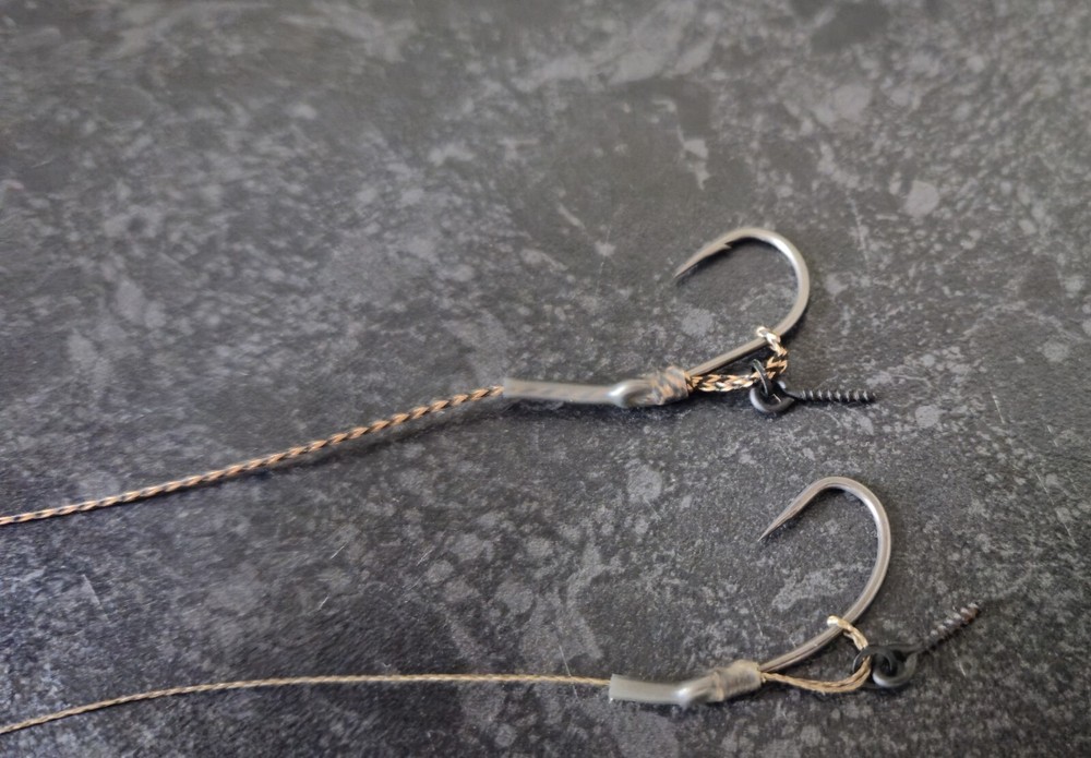 5 or 10 Slip 'D' Carp Rigs Presented on Rig Board Braid Coated Multiple Options!