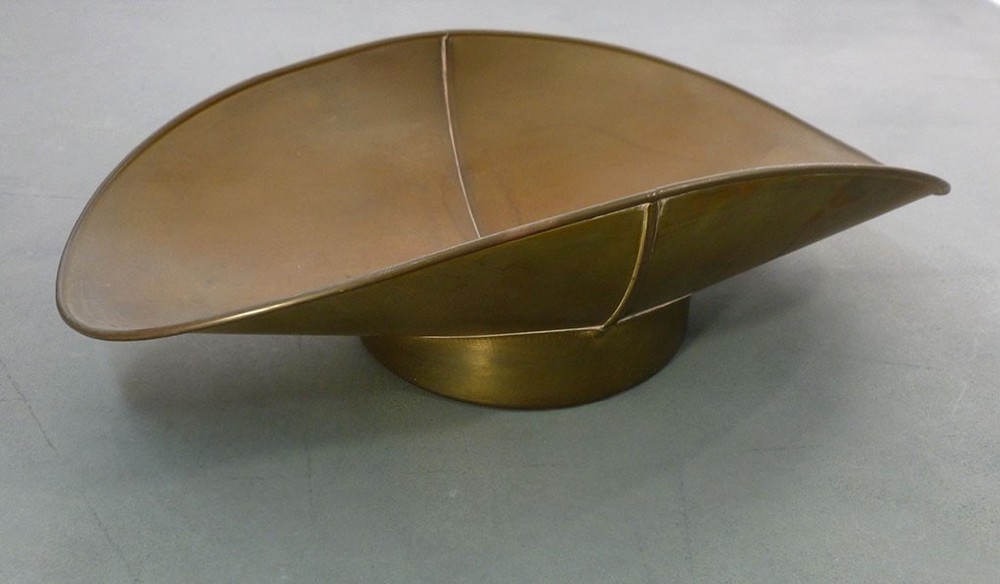 SCALE PAN brass UNUSUAL BASE counter top SCOOP n POUR