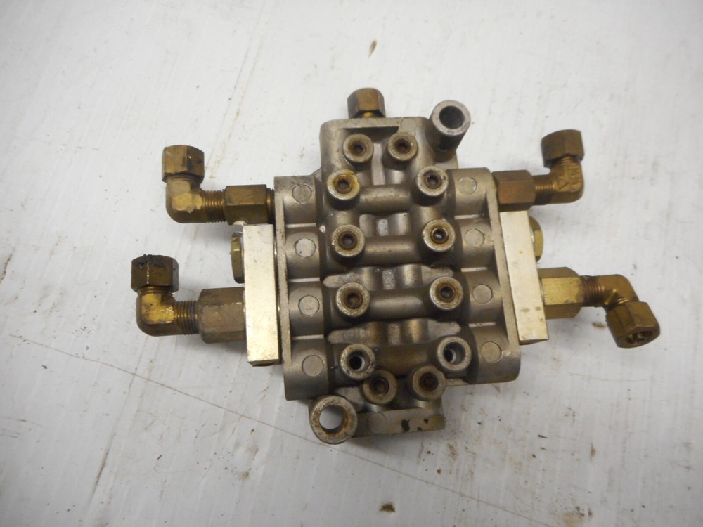 Showa Pump Distributor Model SG606