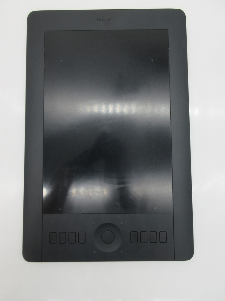 Wacom Intuos Pro Medium Graphics Drawing Tablet PTH-651