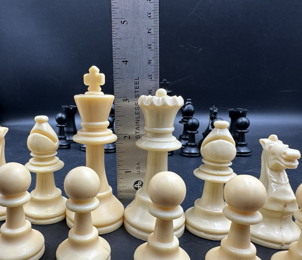 Vintage Chess Set Plastic 3.5" Kings
