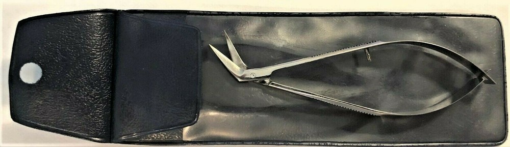 Fly Tying Scissors / Embroidery Scissors 4" spring - Very sharp - curved end