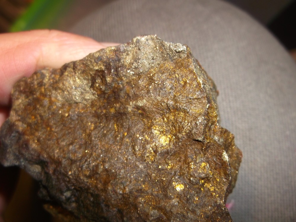 Gold, silver, copper, 135 grams samples ,ore high grade .