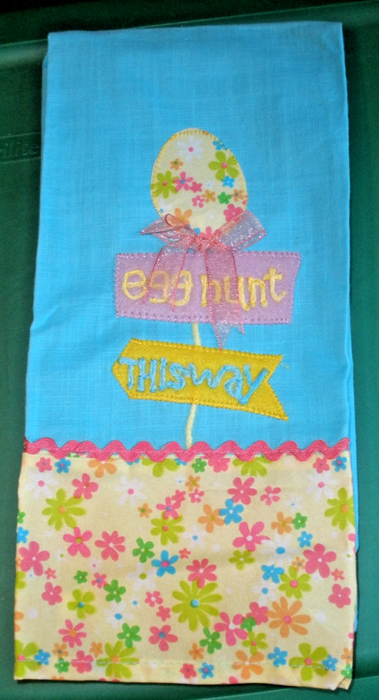 Pier 1 Kitchen Towel Egg Hunt This Way Easter 26"x16" (063)
