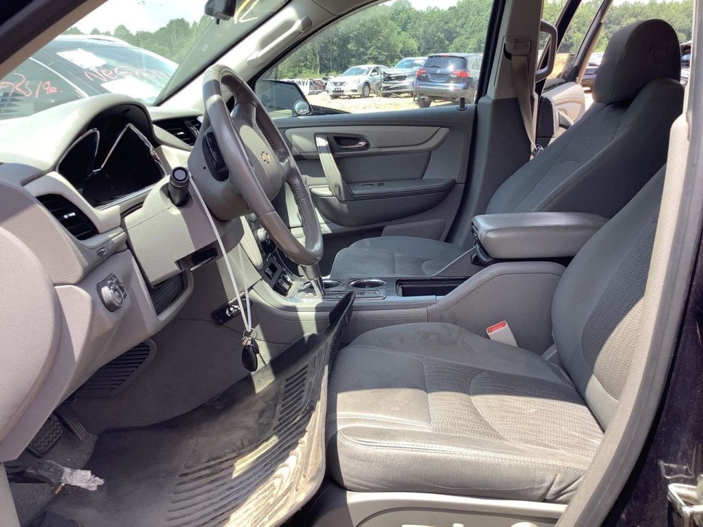 TRAVERSE 2017 Glove Box 4735362