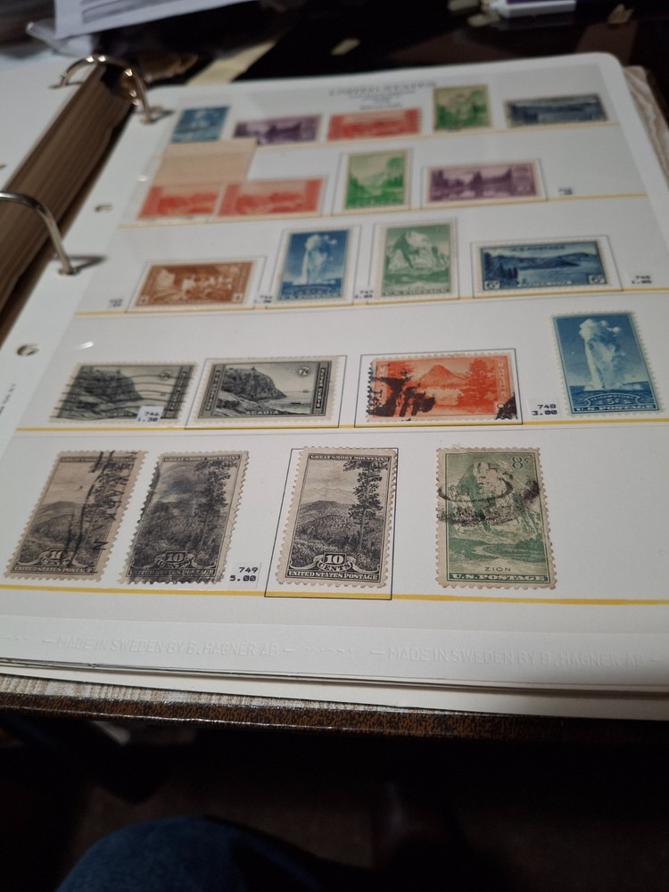 Hagner Hingeless Album for US Stamps to Scott 992
