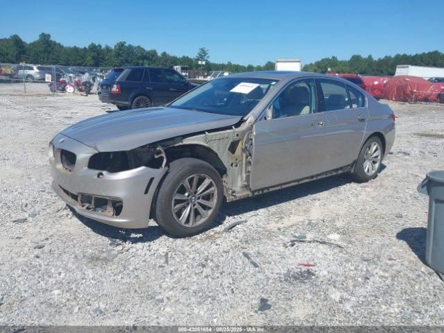 528I      2014 Glove Box 4857573