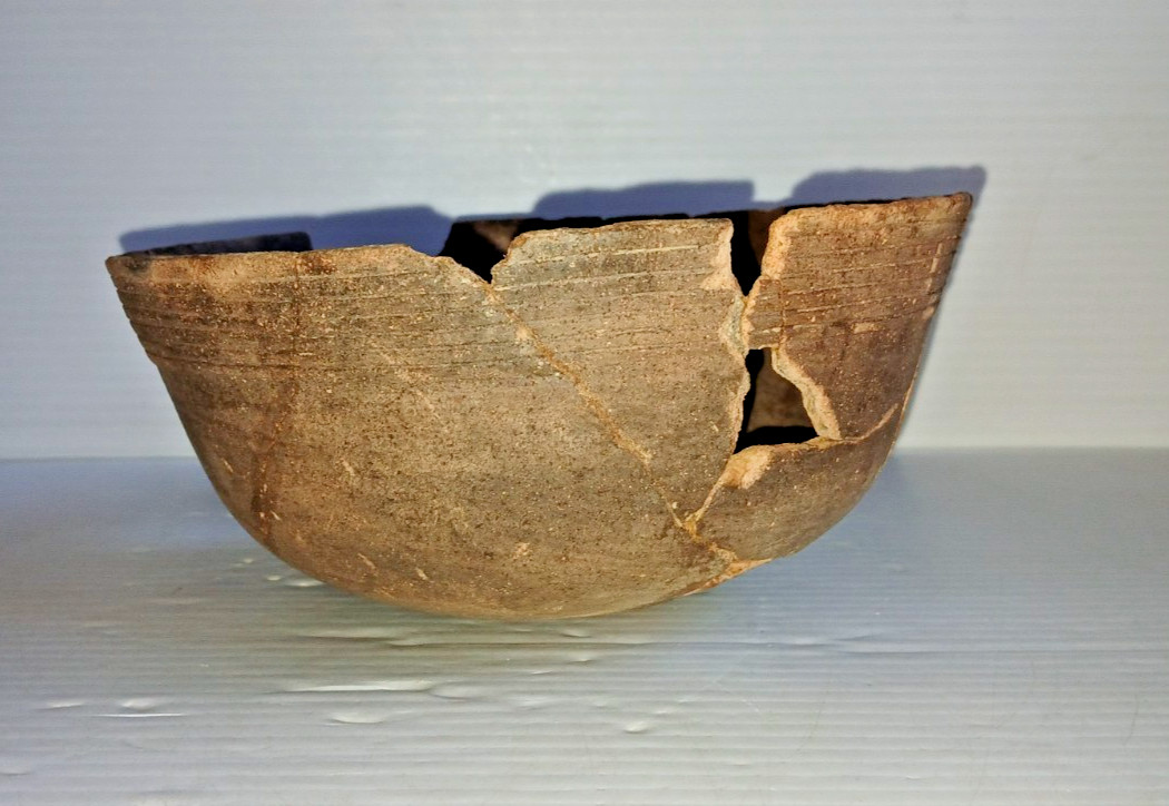 Pre-Columbian Native American Indian Mississippian Partial Pottery Bowl Artifact