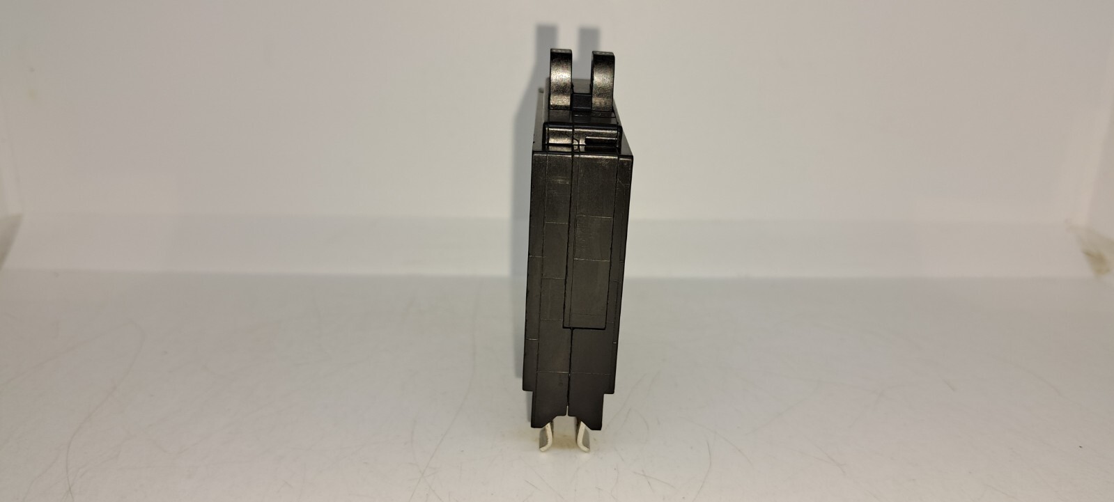 Square D QOT2020 2-20 Amp 120/240V Single Pole Tandem Circuit Breaker QO2020 NEW