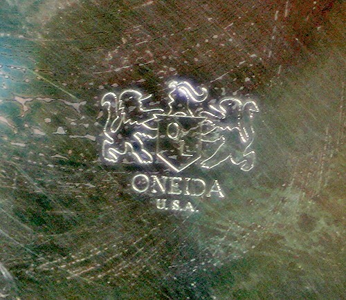 Oneida Silver Plated 3-Footed Round Serving Dish with Engraved Lid