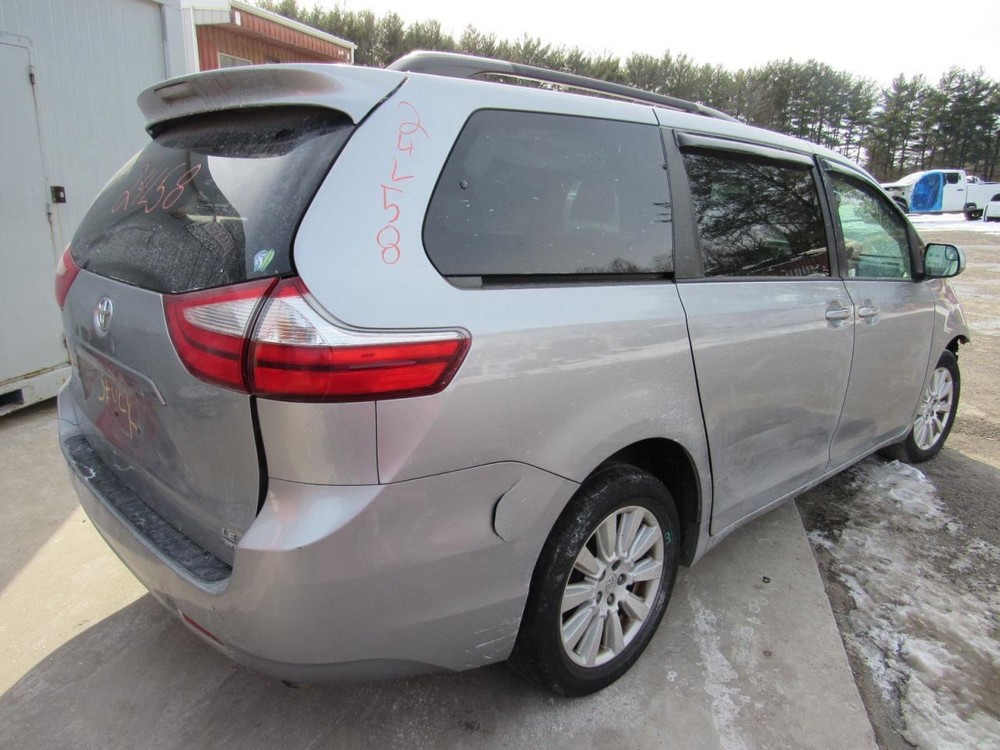 SIENNA 2017 Glove Box 1019741