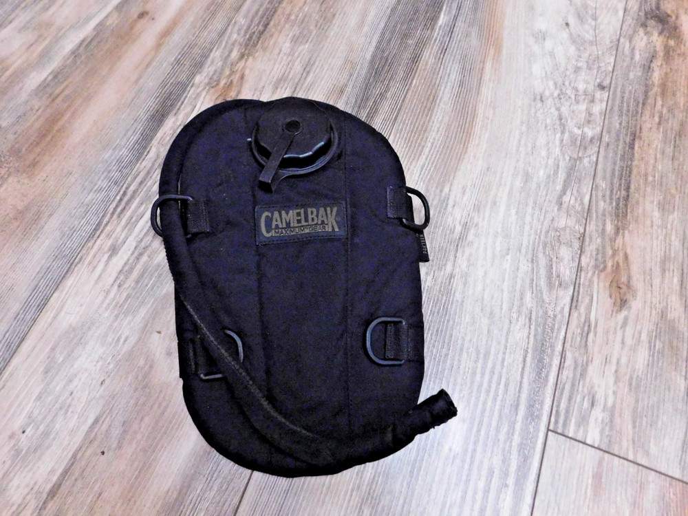 CAMELBAK  MAXIMUM GEAR 50 oz BLACK HYDRATION PACK