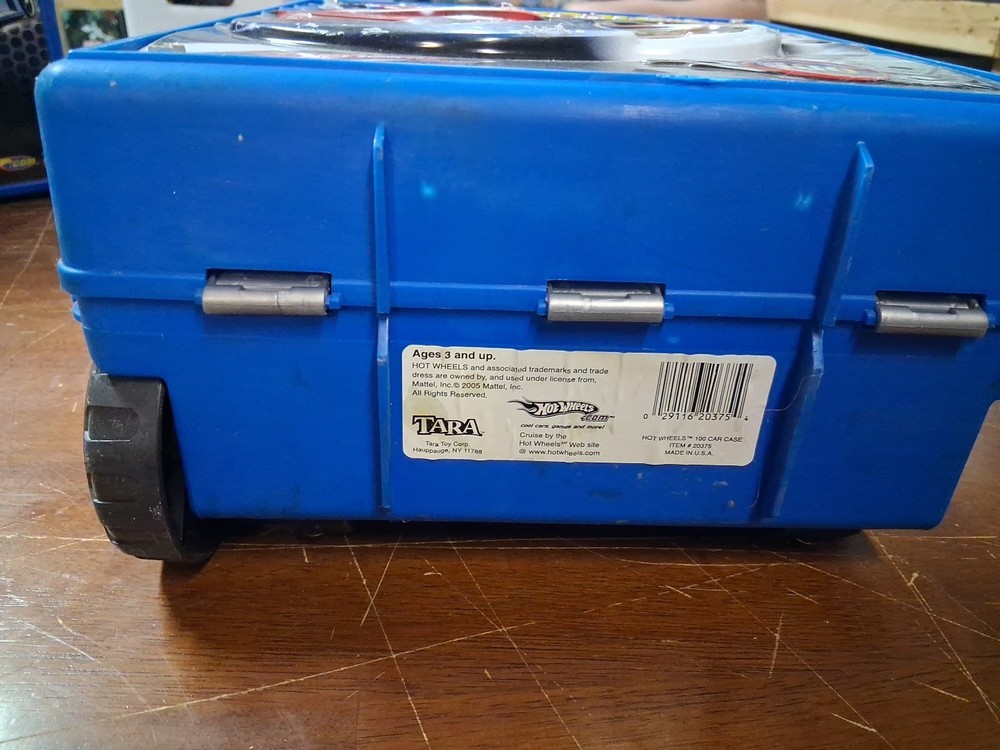 hot wheels 100 car rolling storage case