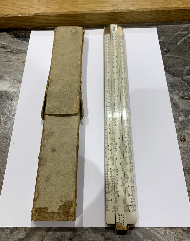 ZA402: VINTAGE UNIQUE UNIVERSAL SLIDE RULE ORIGINAL BOX