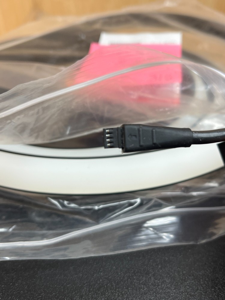 Philips - Hue Play Gradient Lightstrip Ambiance 8 FT-STRIP ONLY-SMALL DEFECT