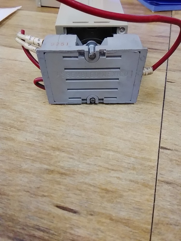OMRON H3BH-8 0-5MIN Timer W/Base
