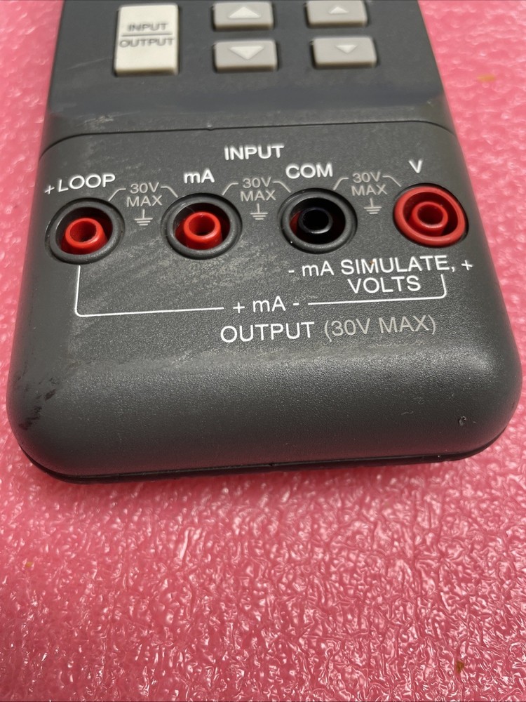 Fluke 715 VOLT/mA Milliamp Process Calibrator Meter / WORKING