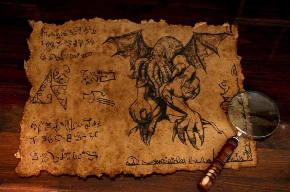 Ancient Cthulhu Scroll – Cloth Summoning Scroll (Lovecraft Inspired)