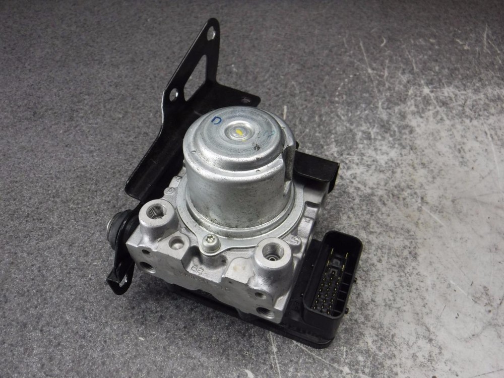 06 Triumph Sprint ST 1050 ABS Pump Motor Module S2E