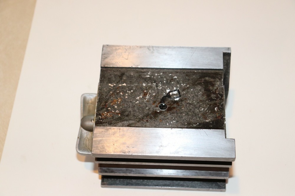 Eclipse Dual-Vee Magnetic V-Block. # E934. Condition used.