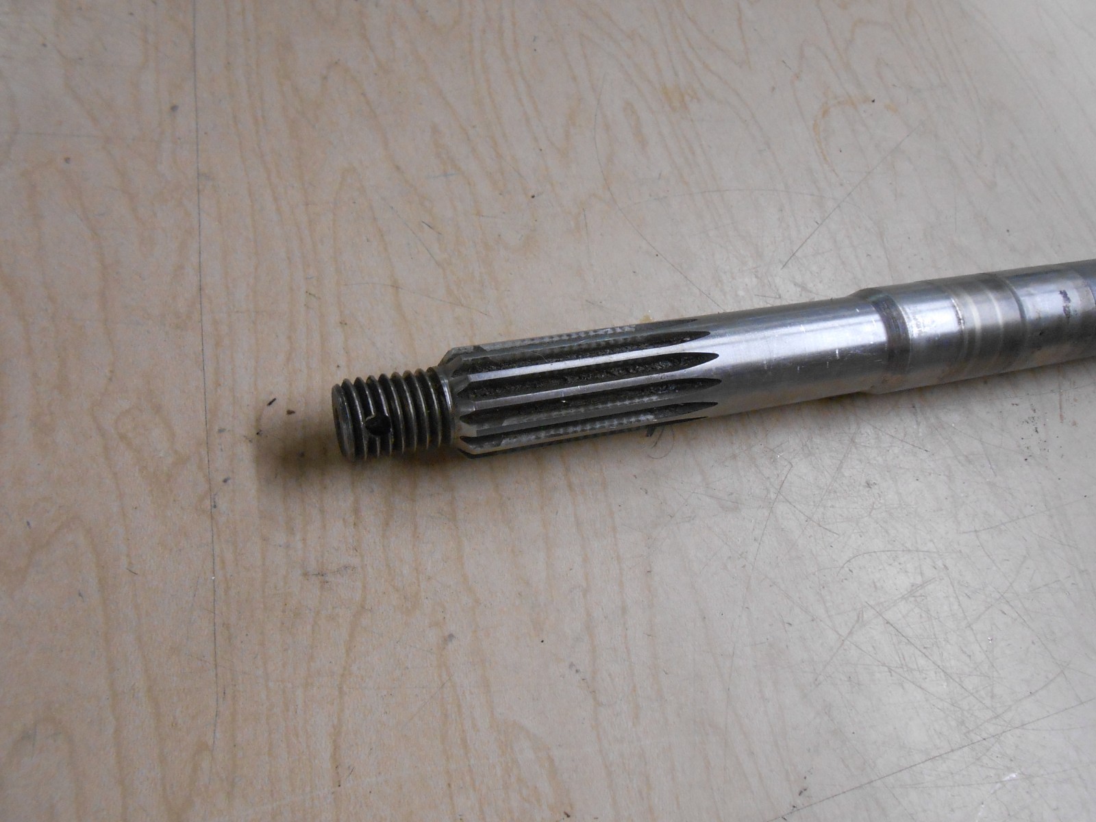 397541, 439138 Evinrude 1996 50hp Outboard propeller shaft T176