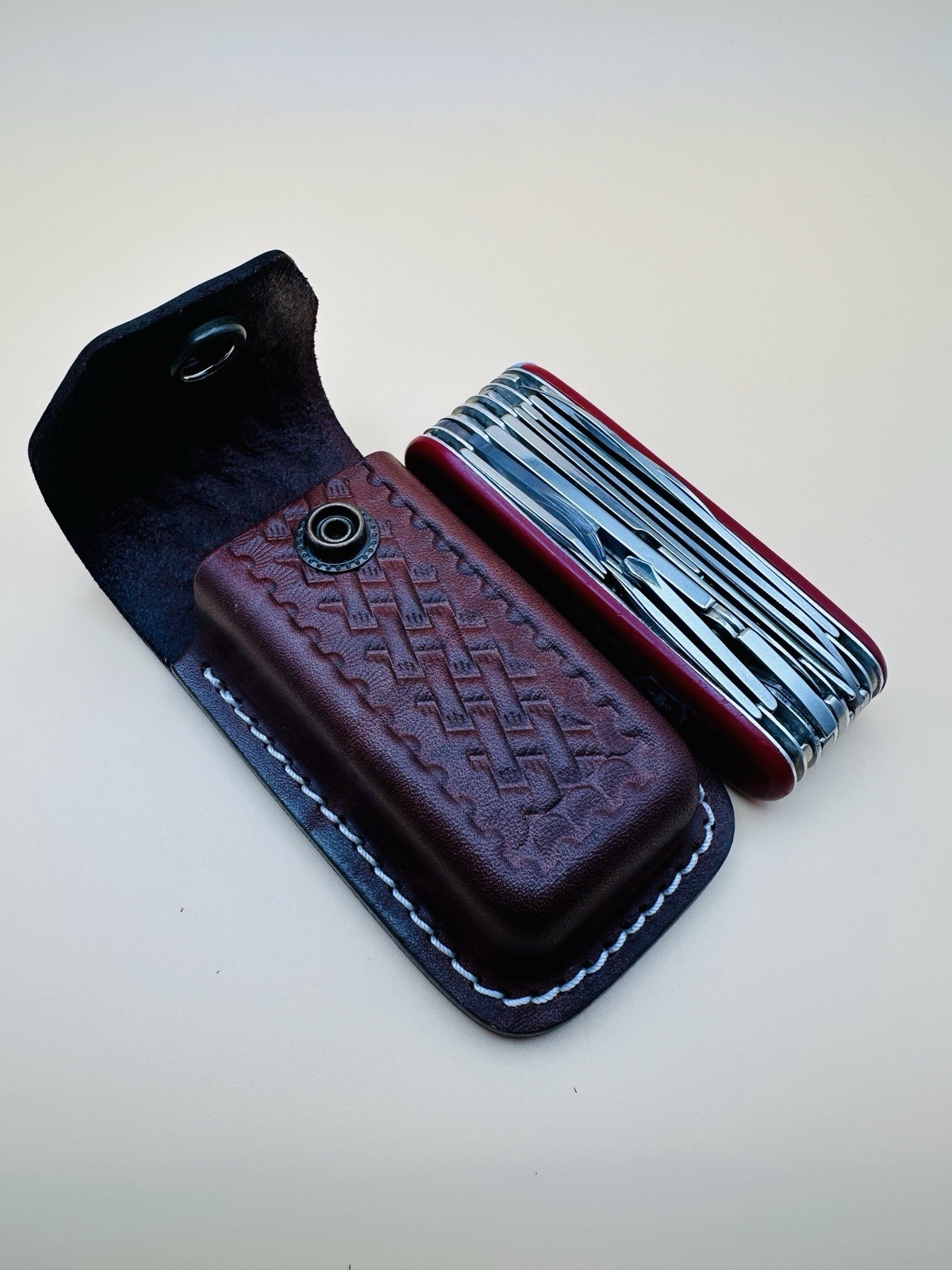 Leather Sheath Pouch Fits Victorinox Swiss Champ & 6–7 Layer Swiss Army Knives