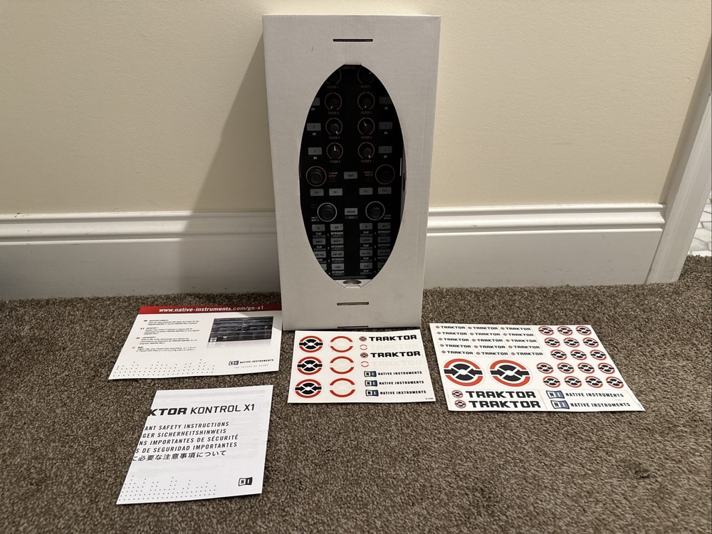 Native Instruments TRAKTOR KONTROL X1 DJ Controller Mixer Effector Looper