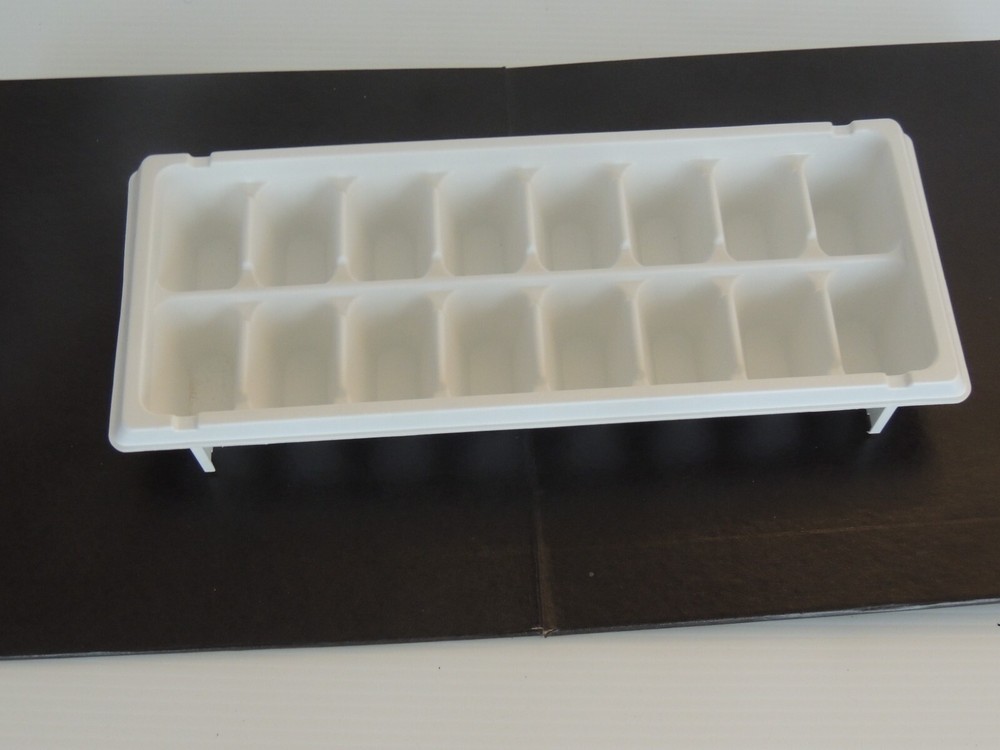 Vintage Plastic Ice Cube Tray White new