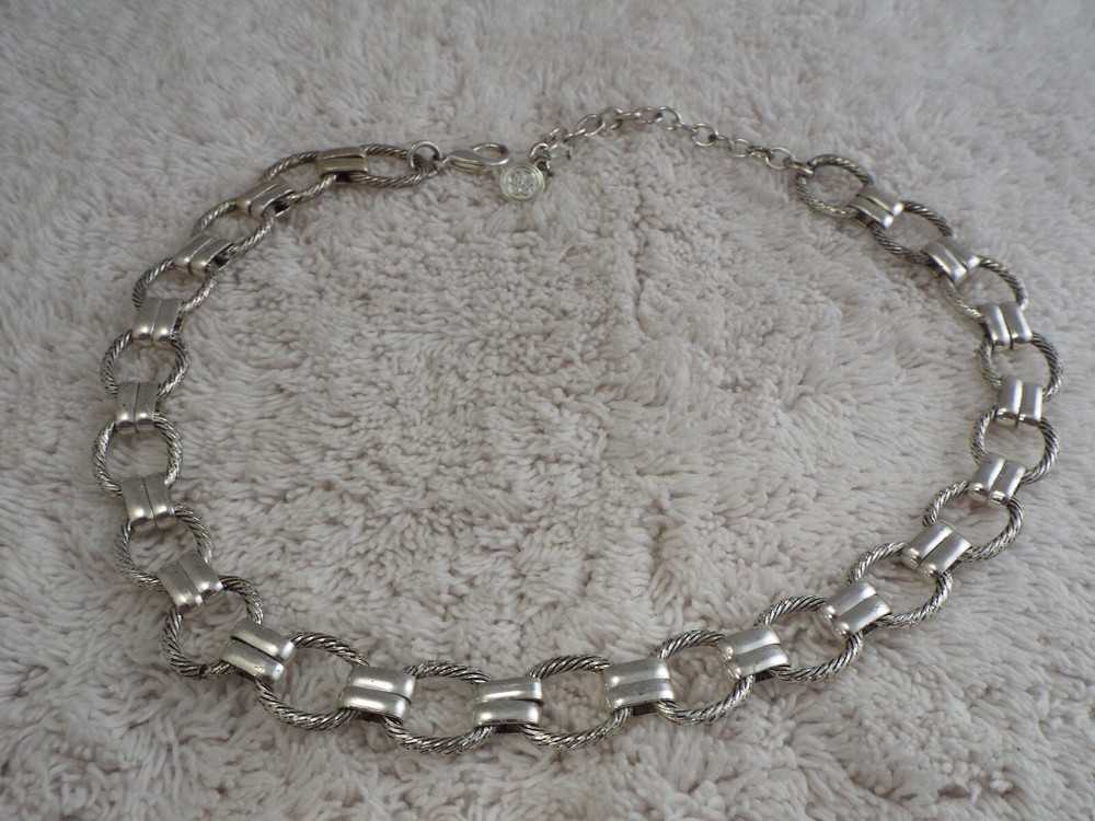 Silvertone Chain Necklace (B19)
