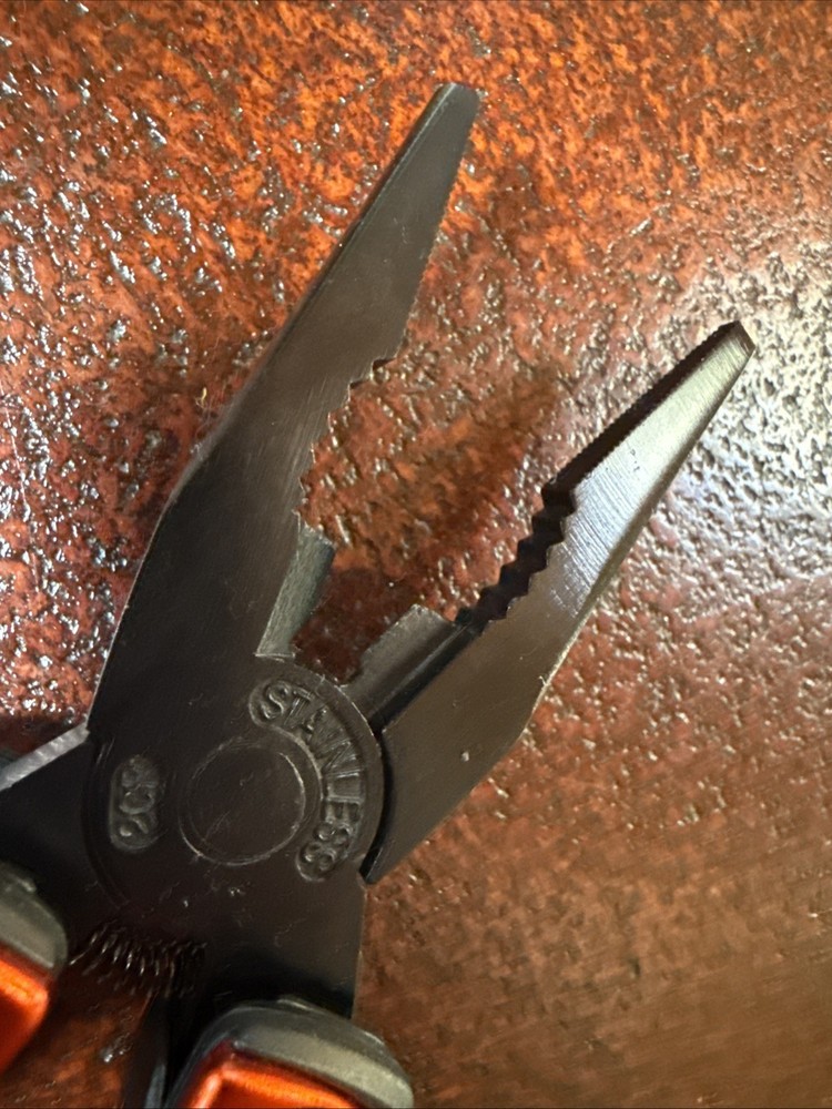 Winterial Multi-Tool w/ Case