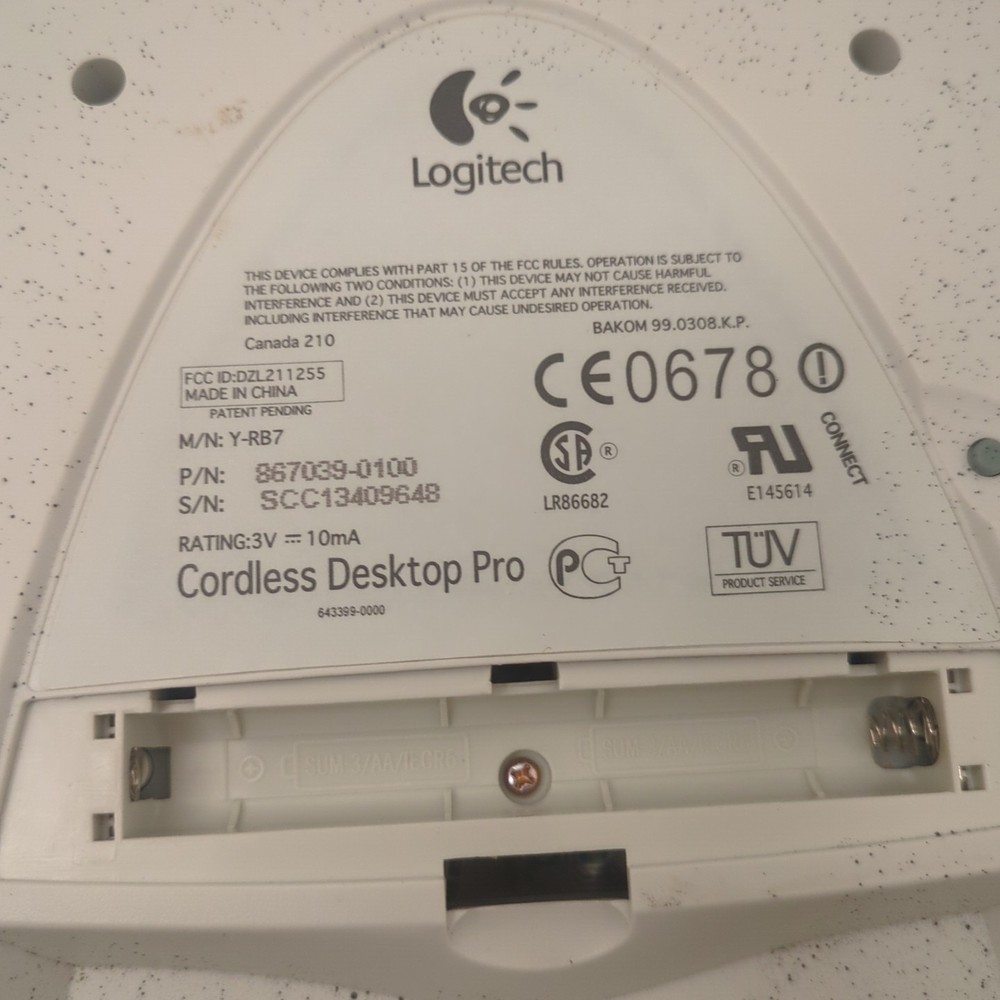 Untested Logitech Cordless Desktop Pro Ergonomic keyboard circa 2000 867038-0100