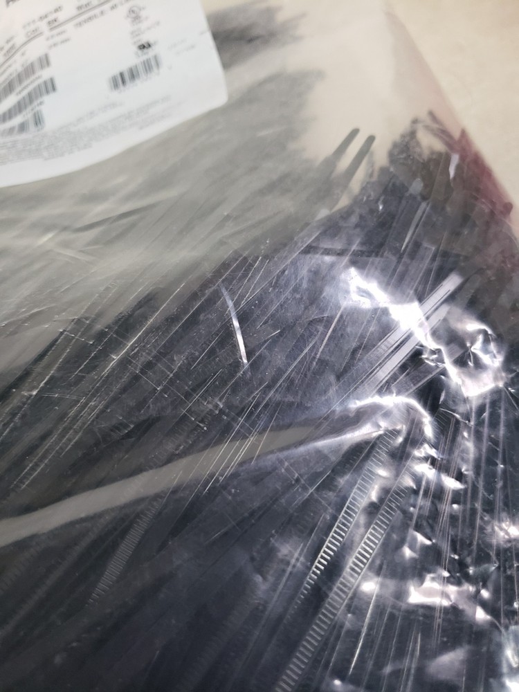 x1000 HellermannTyton Black Zip Ties 111-04140 T40R0HSM4