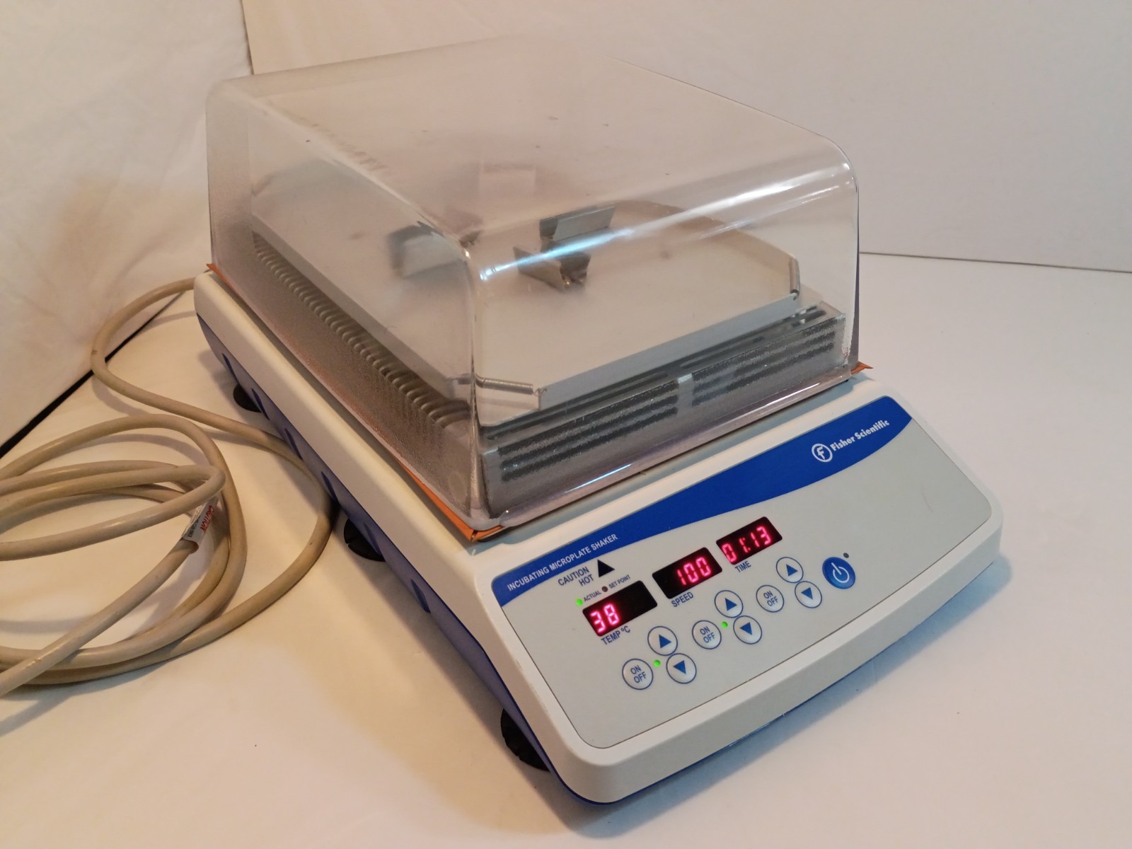 Fisherbrand Incubating Microplate Shaker w/ Cover      02217757  Incubator Mixer