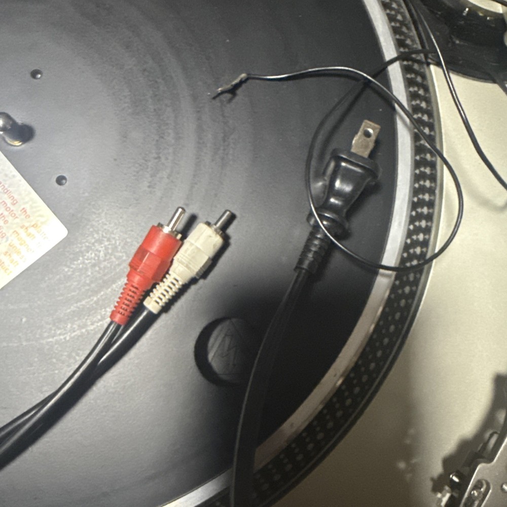 Technic 1200 Mk5 With Marathon Flight Case And Stanton M44-7 Shure Needle