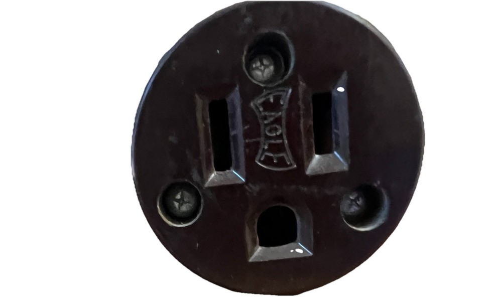 VINTAGE BROWN EAGLE BAKELITE  OUTLET GROUND ADAPTER