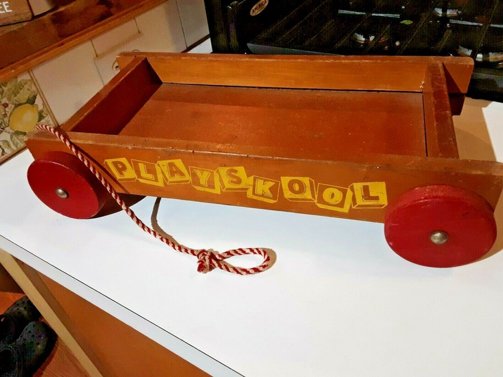 Vintage  PLAYSKOOL  Wagon Pull Toy with pull rope