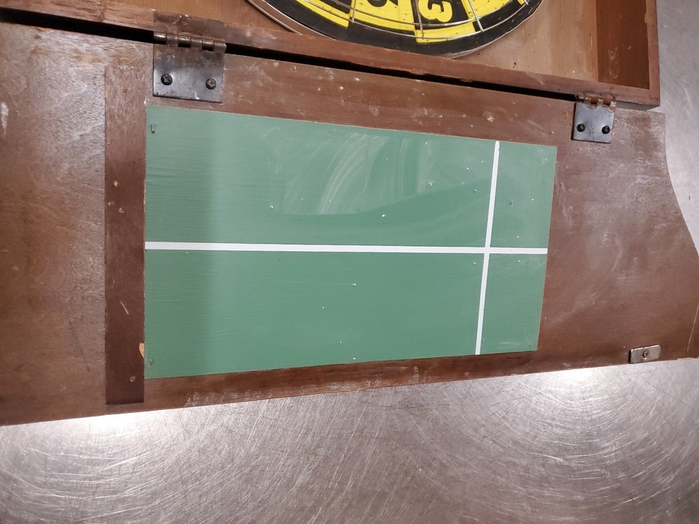 Kings Head Pub & Lodging Dart Board Set Missing Darts Used