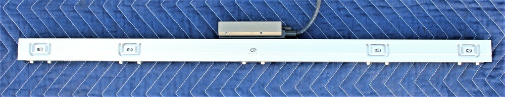 HEIDENHAIN LF 481C ML 650MM SEALED LINEAR SCALE ENCODER W/MOUNTING RAIL W/O PLUG