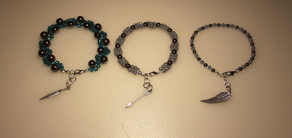 HANDMADE ADJUSTABLE 3PC METALLIC & GLASS BEADED BRACELETS