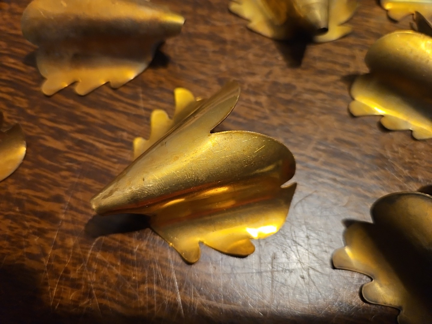 Lot Of 20 Wavy Fluted Leaf France Vintage 60s Brass Stampings Findings Jewelry