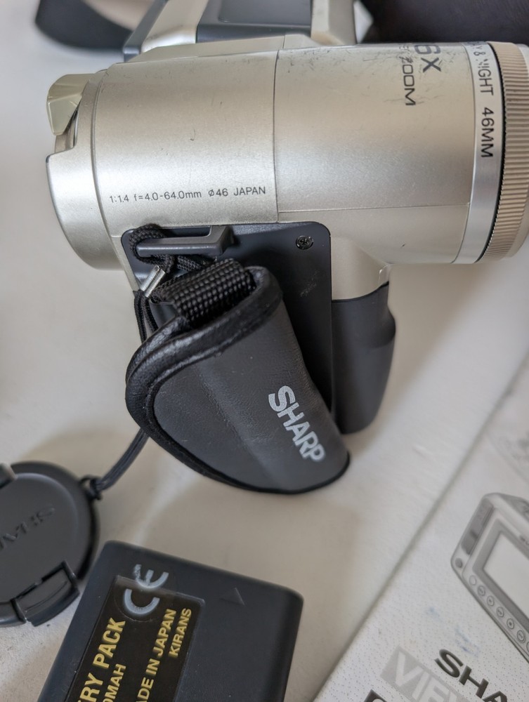 Sharp Viewcam VL-E630S camcorder Video recorder with extras– Tested working