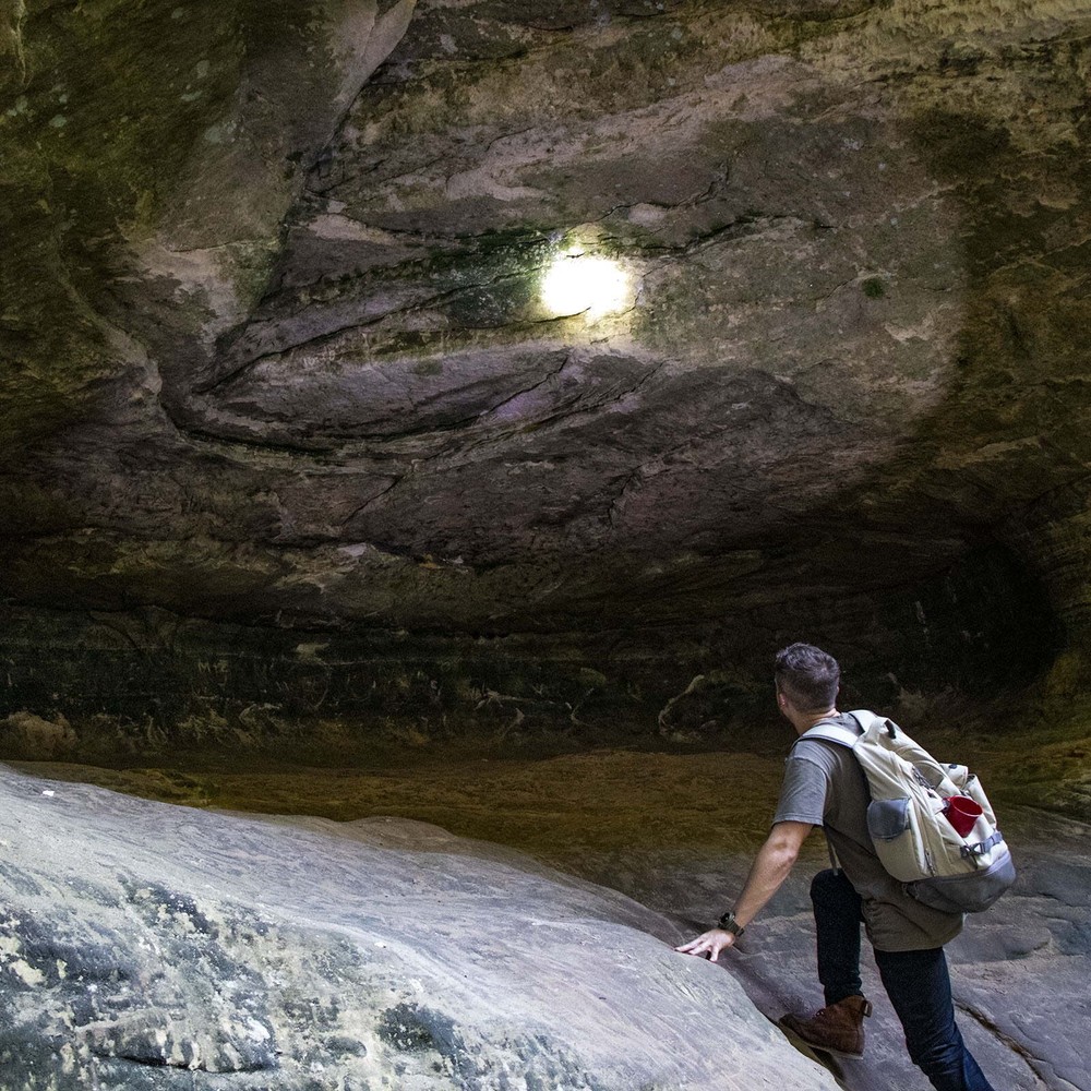 Rechargeable 1000 Lumen LED Flashlight, Battery Meter Display