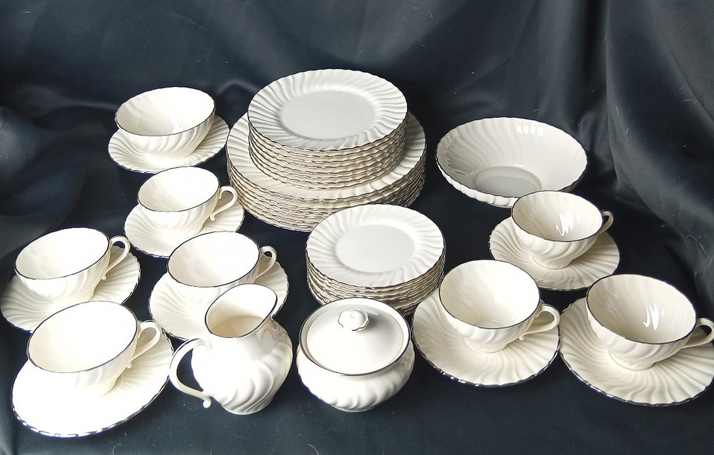 FRANCISCAN PLATINA DINNER SET FOR 8-MISSING 1 CUP/SAUCER