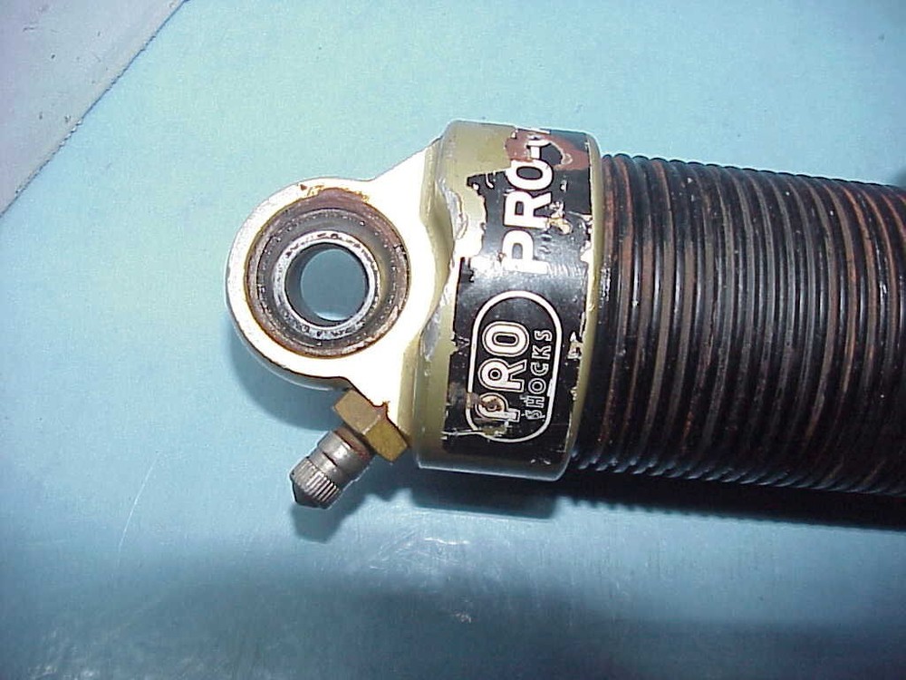 Pro 7" Aluminum Large Threaded Body Shock DR101