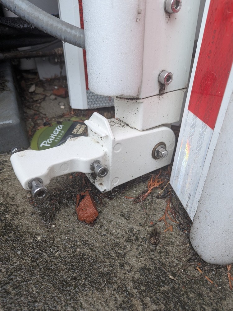 Magnetic parking barrier gate